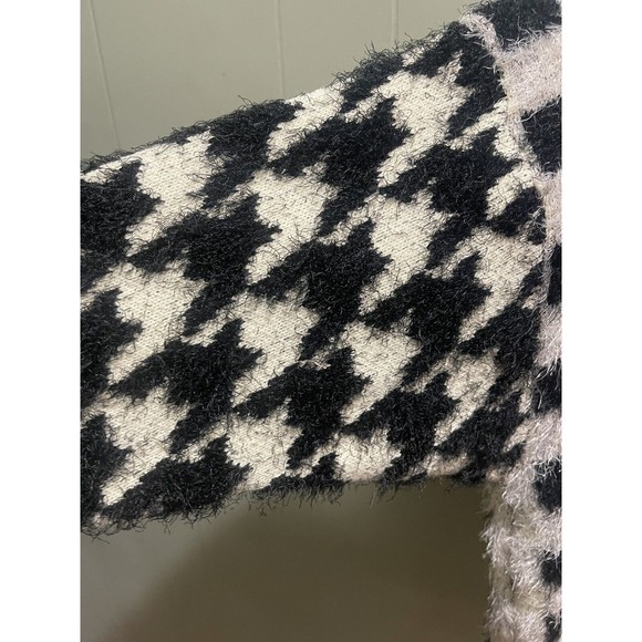 Clad and Cloth Symone Pattern Block Sweater - Picture 4 of 8